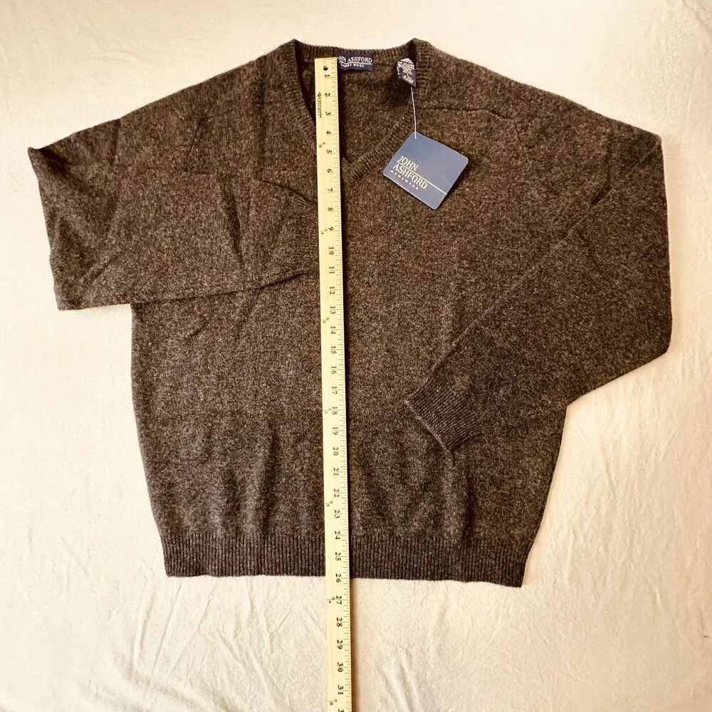 John Ashford 100% Lambswool V Neck Men’s L Gray Pullover Sweater NWT